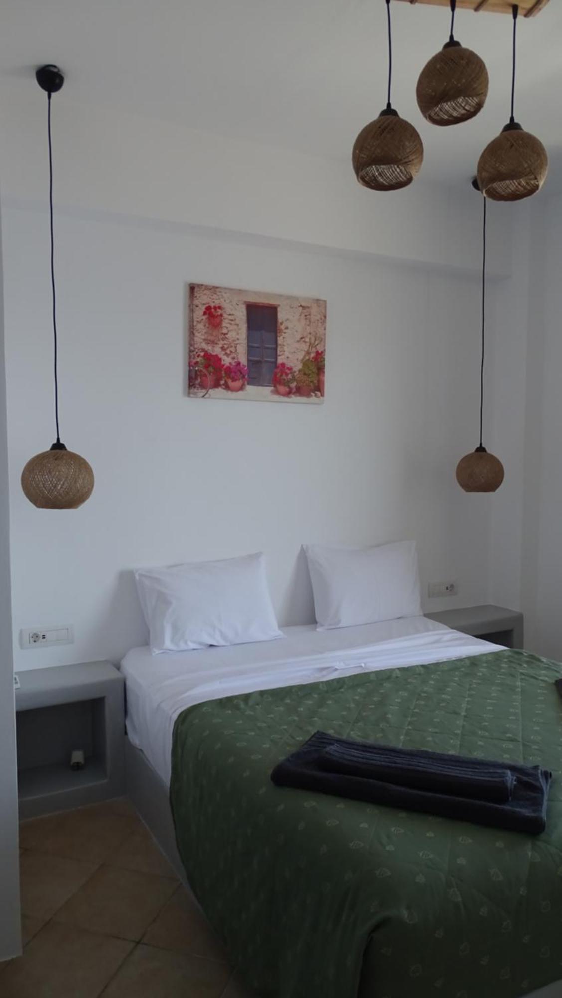 Hermes-Ios Rooms To Let Exterior photo